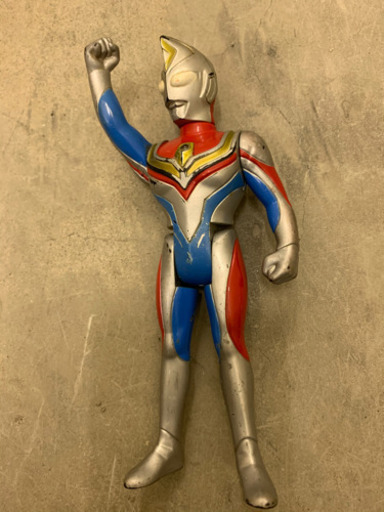 ウルトラマン3体