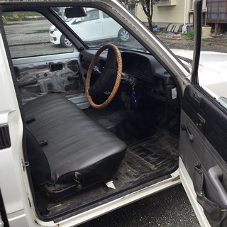 TOYOTA ハイラックス　　ピックアップ　トラックの画像
