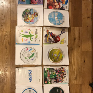 （取引中）まとめ売り！Wii本体セット（ソフト各種、コントローラー、バランスボード）の画像