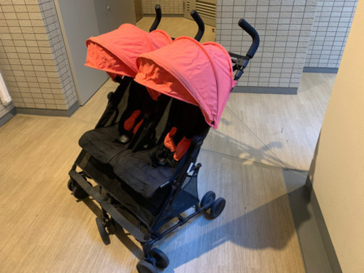 日本未上陸◎双子ベビーカー◎とてもコンパクトです