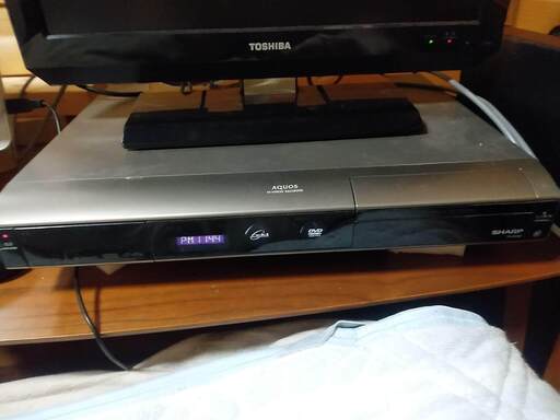 DVD/HDDレコーダー　Sharp DV-AV82