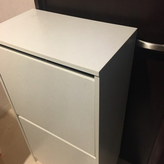 ★IKEA白い2段キャビネット　洗面所でタオルストッカーとして使...