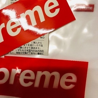 Supreme  シュプリーム small box tee の画像