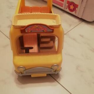 シルバニアファミリーバスの画像