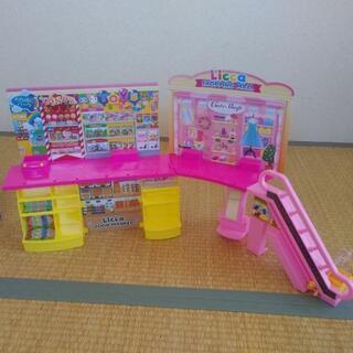 リカちゃん　ショピングモールとドレッサー他