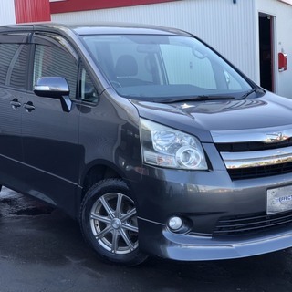 自社ローン始めました！！ノア　車検新規２年付き　４ＷＤ　ナビの画像