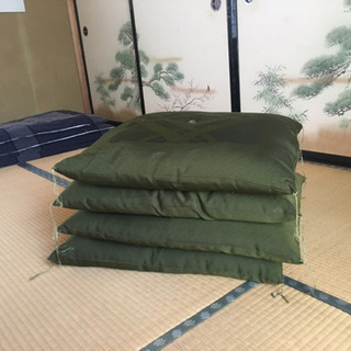 座布団4枚セットの画像