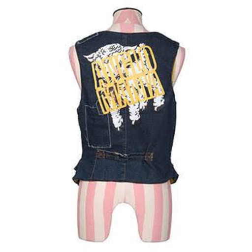 Vivienne Westwoodアングロマニアのベストとパンツのセットアップになります。