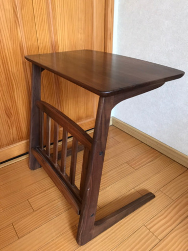 サイドテーブル　ほぼ未使用