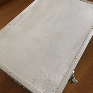 鍵付きのケース