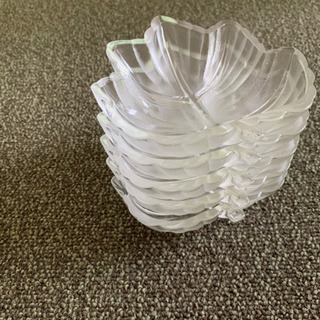 葉っぱ型 お皿セットの画像