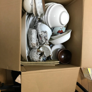 食器類差し上げます。取りに来てくださる方に、