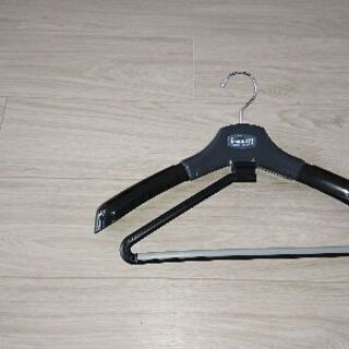 スーツハ用ンガー５点の画像