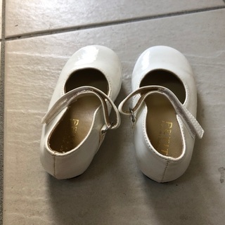 子供用エナメルシューズの画像