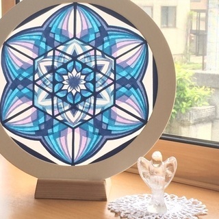 山形市　紙で作るステンドグラス　🌹ローズウィンドウ🌹の画像