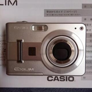 CASIOデジカメ（2005年製）の画像