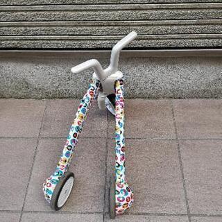 二輪車にもなれる三輪車の画像