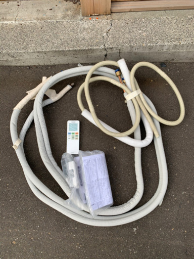 91☆ 東芝　ルームエアコン  2018年製　〜8畳用　美品　リモコン付き