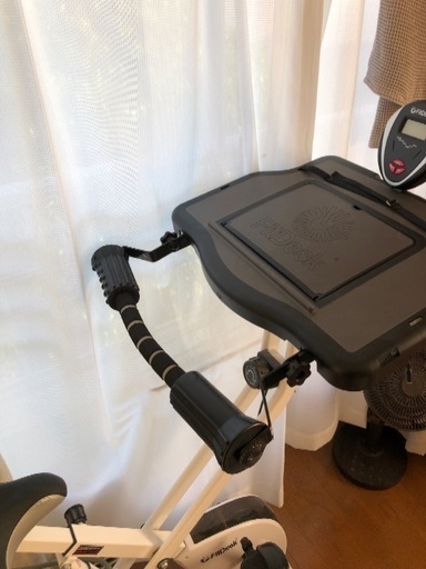 エアロバイク　FitDesk　デスク付きエアロバイク