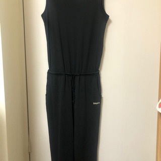 ヨガウェア　オールインワン　つなぎタイプ