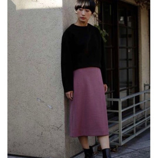 (値段交渉可)TATRAS FLUID タイトスカート　未使用の画像