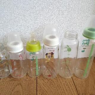 値下げ！哺乳瓶と哺乳瓶ケース  の画像