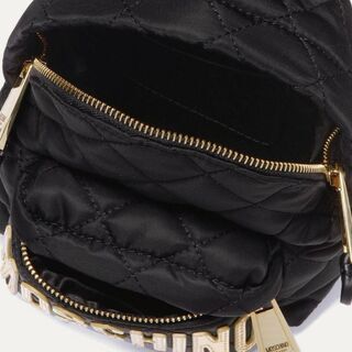 お買い得‼️入手困難‼️【日本完売AW2022新作 MOSCHINOリュック】正規品の画像