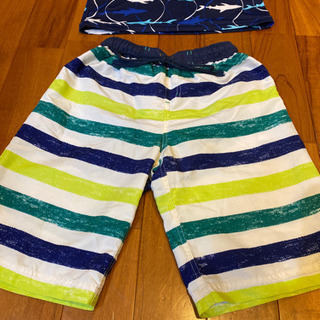 ☆子供用の水着（ラッシュガード付）☆140cmの画像