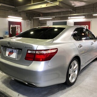 自社ローン★保証人不要★全国対応★レクサス　LS460　バージョンS　シルバー★純正ナビ・TV・黒革シート・ウッドコンビ・バックカメラ・スマートキー★ETC車検R4/5/21★の画像