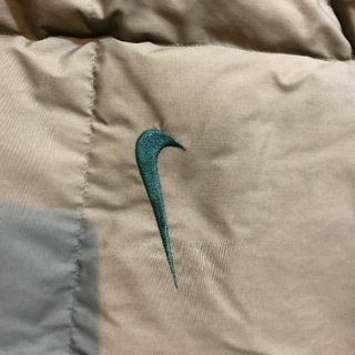 ナイキ　ダウンジャケットの画像