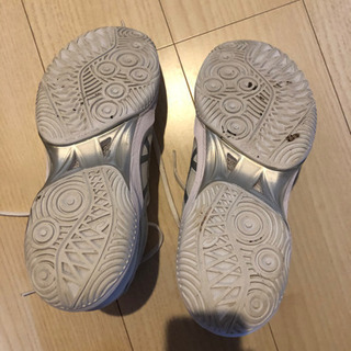 バッシュ  アシックス　27.5の画像