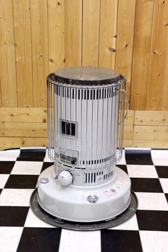 自然通気形開放式石油ストーブ　トヨトミ　KS-67H 2019年製　油タンク容量:6.3L　住まい　暖房