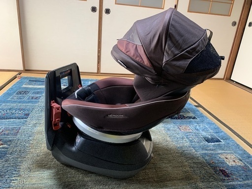 取り引き中　　コンビ　チャイルドシート　ネルーム　最上級クラス
