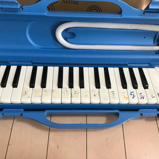 ピアニカ　1台千円　2台あり