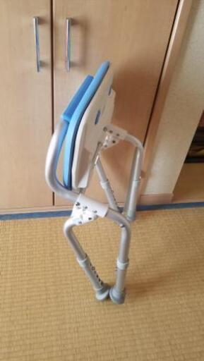 値引き致します、コメントが無ければ取り消します・入浴用品＞シャワーチェア＞折りたたみ式\n