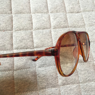 ティアドロップサングラス の画像