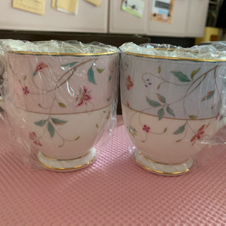 新品未使用　ノリタケ　ペアマグカップ専用箱付きの画像