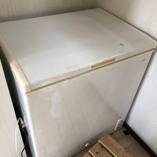 値下げ！冷凍　ストッカー　１４２Ｌ
