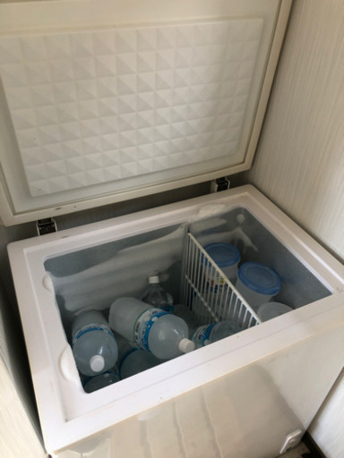 値下げ！冷凍　ストッカー　１４２Ｌ