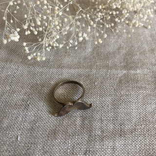 ひげ　指輪