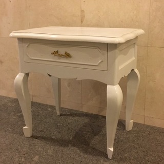 フランスアンティーク ホワイトペイント デスク　シャビー　アンティーク家具　ヴィンテージ　ブロカント　店舗什器　ディスプレイ