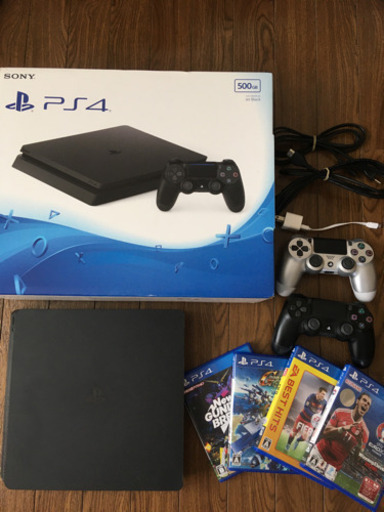 PS4 コントローラー2個＋ソフト4つ＋充電アダプタ