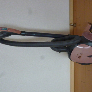ＴＯＳＨＩＢＡ　電気掃除機(紙パック式)