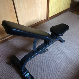 インクラインベンチ　トレーニング