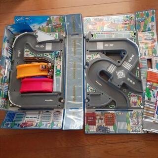 トミカ　おでかけ立体マップ