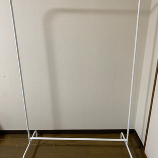 IKEA murig シンプルなハンガーラックの画像