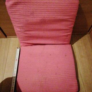 小さい座椅子　小柄な女性や子供用ですの画像