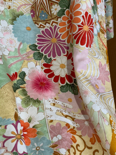 豪華振袖　駒刺繍　花丸文　暈し染め　金彩