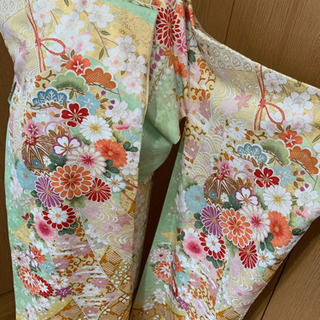 豪華振袖 駒刺繍 花丸文 暈し染め 金彩
