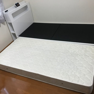 白 シングルベッド マットレス付き